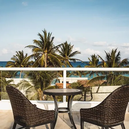 Villa Vista Del Mar - Beachside Vacation Home - At Playacar Phase I